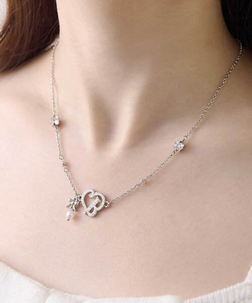 OLIVE des OLIVE(オリーブデオリーブ)の「【Belle Charme】Crystal Logo Necklace(ネックレス・レディース・シルバー・FREE)」の4枚目の写真