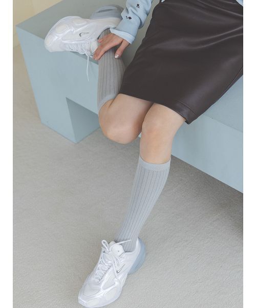 emmi(エミ)の「ミディ丈レースレイヤードタイトスカート(スカート・レディース・アイボリー/ダークブラウン・1/0)」の9枚目の写真