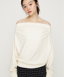 SLY（スライ）の「【昨年大人気TOPS!】TUCKED OFFSHOULDER TOPS タックドオフショルダートップス 秋服 冬服（Tシャツ/カットソー）」