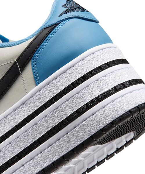 JORDAN BRAND(ジョーダンブランド)の「エア ジョーダン 1 トリプル スタック ウィメンズシューズ / Air Jordan 1 Triple Stack Women's Shoes HV8288-400 Blue Beyond(スニーカー・レディース・ブルー系その他2・25/24.5/24/23.5/23/22.5/22/26/25.5)」の10枚目の写真