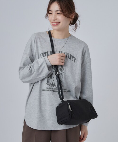 SHOO・LA・RUE（シューラルー）の「【撥水】サイドポケットショルダーバッグ（ショルダーバッグ・レディース・グレー/ブラック/ブルー・00）」の6枚目の写真