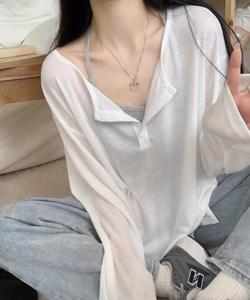 ReRe(リリ)の「ヘンリーネックサイドスリット長袖カットソー(Tシャツ/カットソー・レディース・ホワイト/ブラック/グレー・MEDIUM/LARGE/X-LARGE)」の1枚目の写真