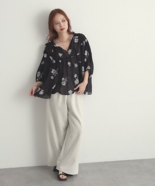 DISCOAT(ディスコート)の「起毛大花柄刺繍ブラウス(シャツ/ブラウス・レディース・ブラック/オレンジ系その他/アイボリー・FREE)」の9枚目の写真