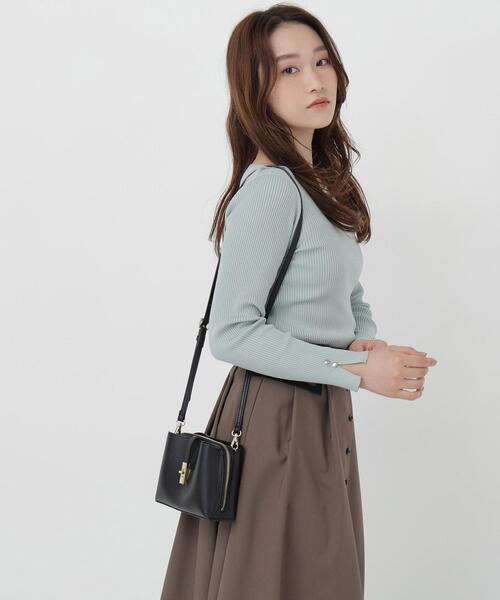 NATURAL BEAUTY BASIC(ナチュラルビューティーベーシック)の「ボートネックニット(ニット/セーター・レディース・ライトグリーン/オフホワイト/ダークブラウン・FREE)」の6枚目の写真
