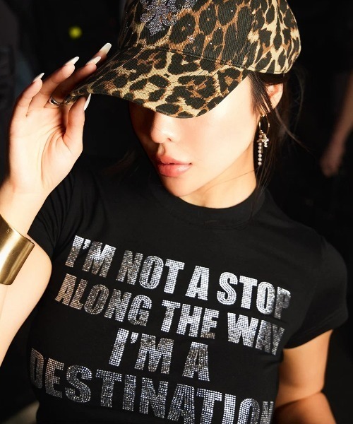 SUPPLIER(サプライヤー)の「A'GEM/9 × .kom 『SUPPLIER/サプライヤー』 EVRIS x SupBaby I'm a Destination Cropped TEE/メッセージロゴコンパクトTシャツ(Tシャツ/カットソー・レディース・マルチ/ホワイト/ブラック・S)」の6枚目の写真