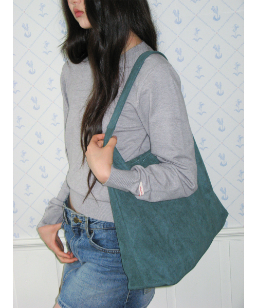 AMESWORLDWIDE（アメスワールドワイド）の「CLASSIC SUEDE SHOULDER BAG MINT（ショルダーバッグ・レディース・その他・FREE）」の6枚目の写真