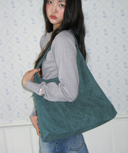 AMESWORLDWIDE（アメスワールドワイド）の「CLASSIC SUEDE SHOULDER BAG MINT（ショルダーバッグ・レディース・その他・FREE）」の7枚目の写真