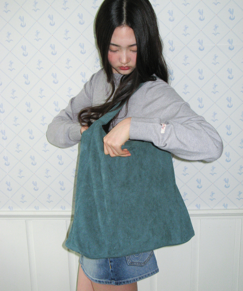 AMESWORLDWIDE（アメスワールドワイド）の「CLASSIC SUEDE SHOULDER BAG MINT（ショルダーバッグ・レディース・その他・FREE）」の8枚目の写真