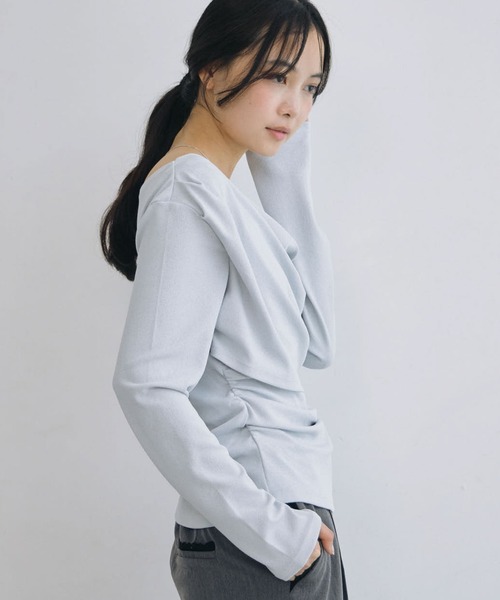 archives(アルシーヴ)の「【ONかわ】タックドレープオフショルスラブカットTOPS(Tシャツ/カットソー・レディース・ブラウン/アイボリー/グレー/ブラック・MEDIUM)」の12枚目の写真