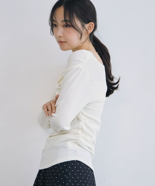 archives(アルシーヴ)の「【ONかわ】タックドレープオフショルスラブカットTOPS(Tシャツ/カットソー・レディース・ブラウン/アイボリー/グレー/ブラック・MEDIUM)」の22枚目の写真