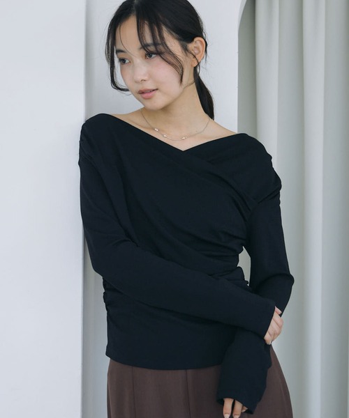 archives(アルシーヴ)の「【ONかわ】タックドレープオフショルスラブカットTOPS(Tシャツ/カットソー・レディース・ブラウン/アイボリー/グレー/ブラック・MEDIUM)」の8枚目の写真