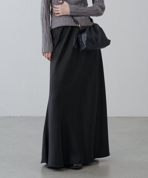 Lui's(ルイス)の「サテンバイアスマーメイドスカート 26AW(スカート・レディース・チャコールグレー/オフホワイト/ブラック・FREE)」の13枚目の写真