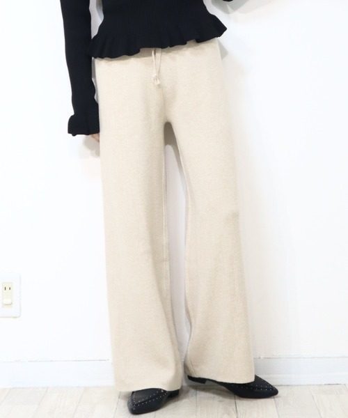 DISKEEN SURE(ディスキーンシュアー)の「高見え編み地が大人っぽ!ニットワイドパンツ(その他パンツ・レディース・ベージュ/ブラック・FREE)」の9枚目の写真