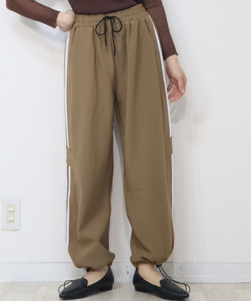 DISKEEN SURE(ディスキーンシュアー)の「今期大本命のトラックパンツ!サイドライン入りジャージタッチワイドパンツ(その他パンツ・レディース・キャメル/ブラック/ブラウン/グレー・FREE)」の20枚目の写真