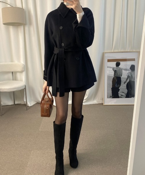 FLINEA(フリネア)の「襟付きダブルブレストメルトンショートコート(ピーコート・レディース・オフホワイト/ブラック・FREE)」の8枚目の写真