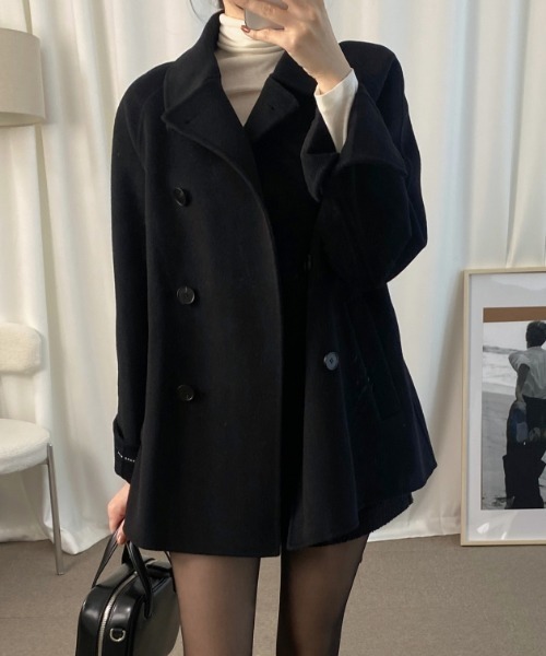 FLINEA(フリネア)の「襟付きダブルブレストメルトンショートコート(ピーコート・レディース・オフホワイト/ブラック・FREE)」の5枚目の写真