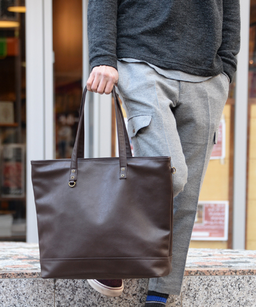 Rename（リネーム）の「Rename スクエア ビッグ トートバッグ A4収納可能（トートバッグ・メンズ・ブラック系その他/ブラウン系その他2/ターコイズブルー/モカ/ネイビー/ブルー系その他/ブラック/ブラウン系その他/ブルー系その他2/ブラウン/モスグリーン/キャメル/ダークブラウン/カーキ/グリーン系その他/グレー系その他/グレー系その他2/ブルー系その他3/ブルー系その他4/グレー/トリコロール/ブラック×ホワイト/グレイッシュベージュ/ブラウン系その他3/ベージュ×ブラック/ブラック×グレー/グレー系その他3・FREE）」の9枚目の写真