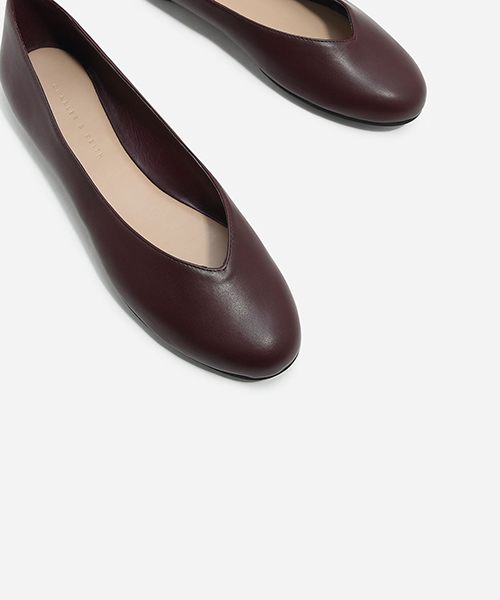 CHARLES & KEITH（チャールズ & キース）の「Vパンプス / V PUMPS（バレエシューズ・レディース・グレー/バーガンディー/ブラック・23cm/23.5cm/24cm/22.5cm/25cm）」の12枚目の写真