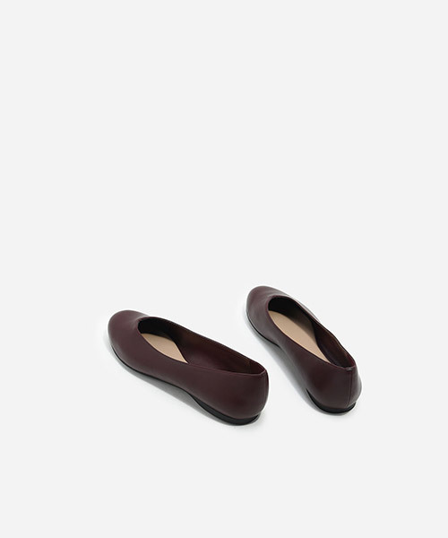CHARLES & KEITH（チャールズ & キース）の「Vパンプス / V PUMPS（バレエシューズ・レディース・グレー/バーガンディー/ブラック・23cm/23.5cm/24cm/22.5cm/25cm）」の13枚目の写真