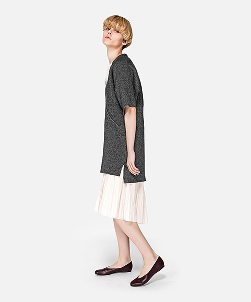 CHARLES & KEITH（チャールズ & キース）の「Vパンプス / V PUMPS（バレエシューズ・レディース・グレー/バーガンディー/ブラック・23cm/23.5cm/24cm/22.5cm/25cm）」の15枚目の写真