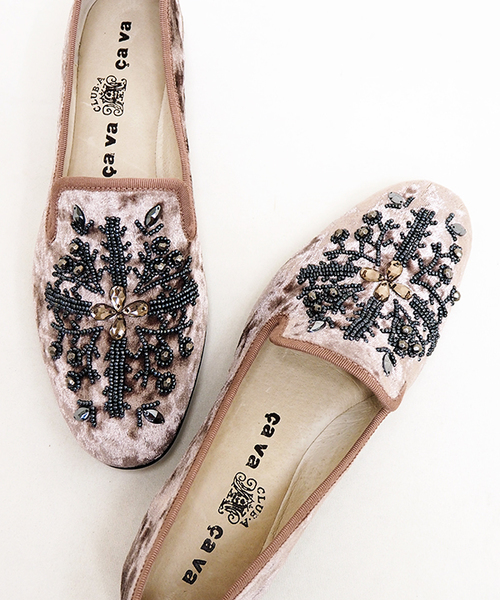 cava cava(サヴァサヴァ)の「◆ cavacava (サヴァサヴァ) ◆ オペラフラットシューズ 1320075(パンプス・レディース・グレー/ブラック/グレイッシュベージュ・23.0cm/23.5cm/24.5cm/24.0cm/22.5cm)」の1枚目の写真