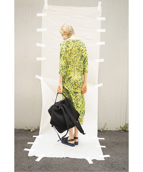 ZUCCa（ズッカ）の「ダブルラッセルバッグ（バックパック/リュック・レディース・ホワイト/ブラック/ブルー・FREE）」の5枚目の写真