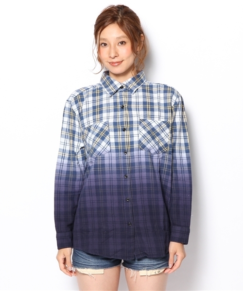 WEGO（ウィゴー）の「WEGO/グラデーションチェックシャツ（シャツ/ブラウス・レディース・グリーン/ブルー/レッド・FREE）」の4枚目の写真