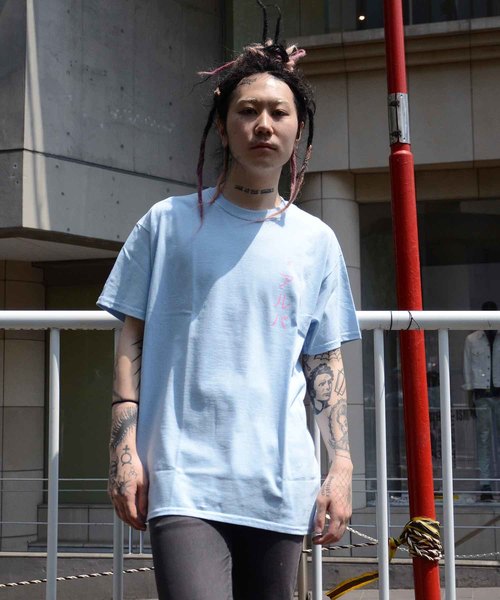 LABRAT（ラブラット）の「LABRAT×Alba Yruela "self" Tee（Tシャツ/カットソー・メンズ・ホワイト/スカイブルー/ピンク・MEDIUM/LARGE/X-LARGE）」の4枚目の写真