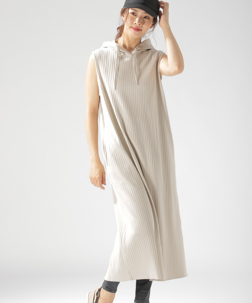 BAYFLOW（ベイフロー）の「フードツキリブワンピース（ワンピース・レディース・ベージュ/ブルー/チャコール・FREE）」の3枚目の写真