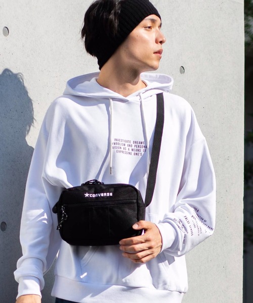 CONVERSE(コンバース)の「∴WEGO/CONVERSE 別注ロゴスクエアショルダーバッグ(ショルダーバッグ・メンズ・ブラック/ブルー系その他/ライトピンク/ライトパープル/ベージュ・FREE)」の2枚目の写真