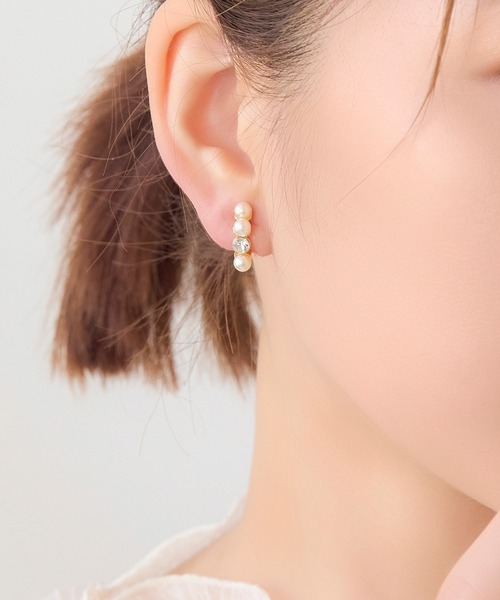 Phoebe（フィービィー）の「【シリーズ累計販売　15,000点突破！】【痛くないシリーズ】ノーブルパールエアリーイヤリング/大ぶり（イヤリング・レディース・ゴールド/ゴールド系その他/シルバー系その他/グレー/シルバー/ピンクゴールド・FREE）」の6枚目の写真