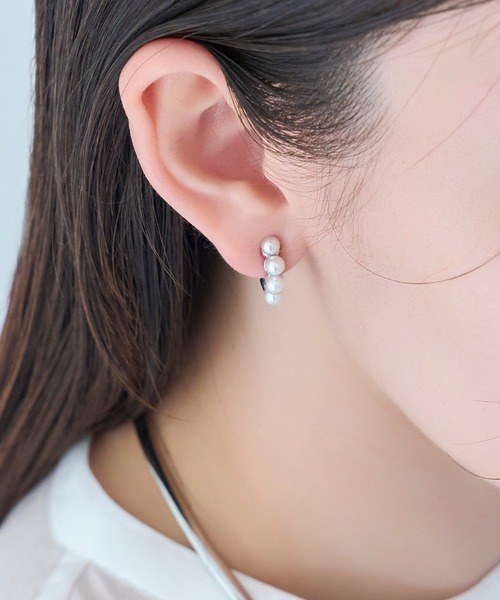 Phoebe（フィービィー）の「【シリーズ累計販売　15,000点突破！】【痛くないシリーズ】ノーブルパールエアリーイヤリング/大ぶり（イヤリング・レディース・ゴールド/ゴールド系その他/シルバー系その他/グレー/シルバー/ピンクゴールド・FREE）」の3枚目の写真