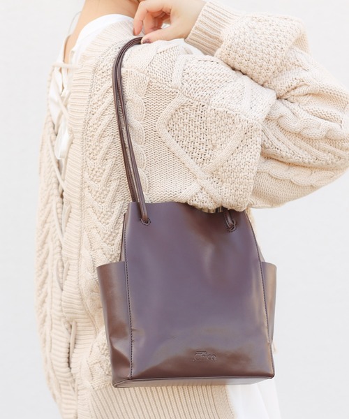 Chico（チコ）の「サイドポケットショルダーバッグ（ショルダーバッグ・レディース・ベージュ/ブラウン/パイソン・FREE）」の2枚目の写真