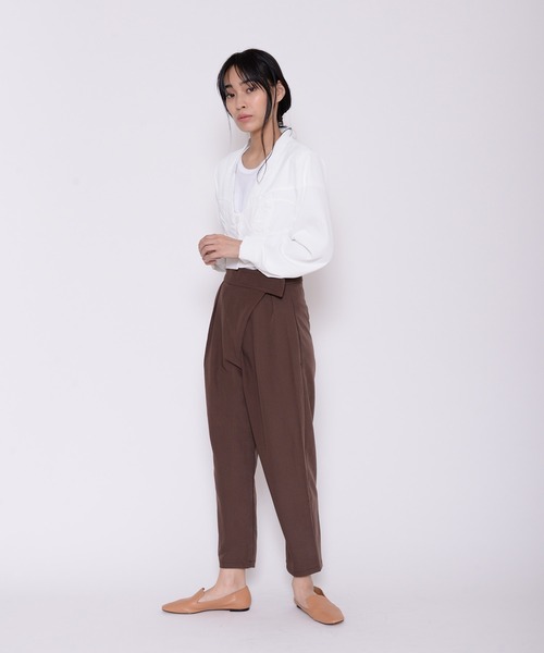 ECRIRE(エクリール)の「ラップベルトパンツ(その他パンツ・レディース・ダークブラウン・フリー)」の8枚目の写真