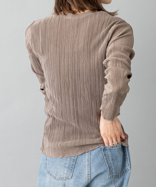 prose verse（プロズヴェール）の「《WEB限定》サテンプリーツ 長袖プルオーバー 袖メローリブブラウス ラウンドネック ミニプリーツブラウス（Tシャツ/カットソー・レディース・ブラック/カーキ/モカ/グレイッシュベージュ・ﾌﾘ-）」の9枚目の写真