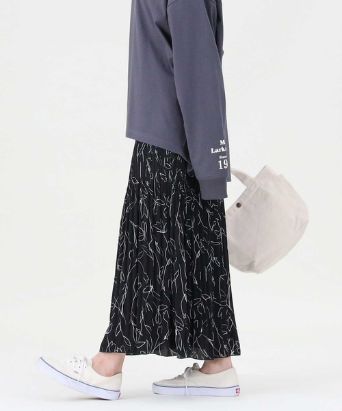 HONEYSUCKLE ROSE（ハニーサックルローズ）の「【HONEYSUCKLE ROSE】線画プリーツスカート（スカート・レディース・ライトベージュ/ブラック・M/L）」の6枚目の写真