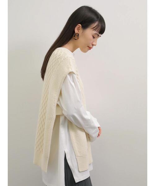 AMERICAN HOLIC（アメリカンホリック）の「ケーブルサイドスリットニットベスト　＊（ベスト・レディース・オフホワイト/モカ・FREE）」の19枚目の写真