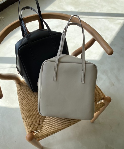 Aunt Marie's（アントマリーズ）の「レザースクエアボストン/AUNT MARIE'S（ボストンバッグ・レディース・ブラック/ベージュ・FREE）」の3枚目の写真