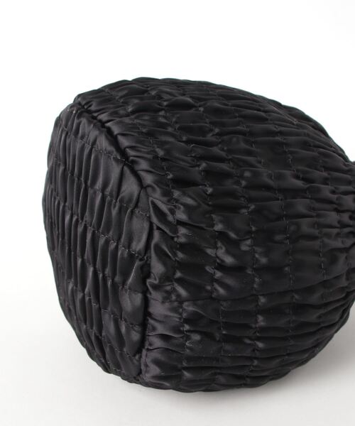 flowriri(フロウリリ)の「2WAYシャーリング巾着バッグ / ショルダーバッグ(ショルダーバッグ・レディース・ブラック/ライトグリーン・FREE)」の9枚目の写真