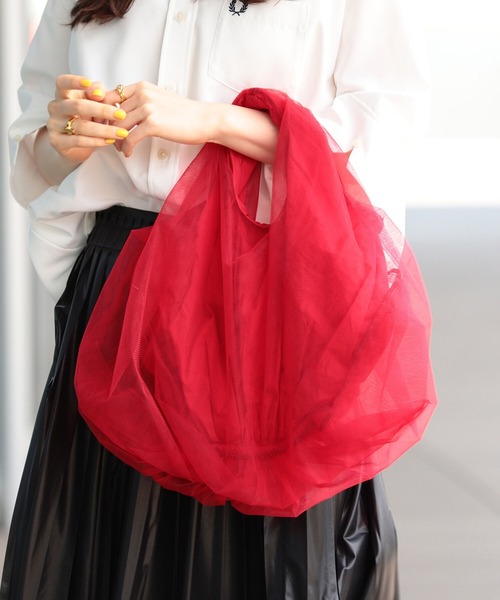 Ray BEAMS(レイビームス)の「HELOYSE / バルーン チュール バッグ S(トートバッグ・レディース・レッド/グリーン・ONE SIZE)」の2枚目の写真