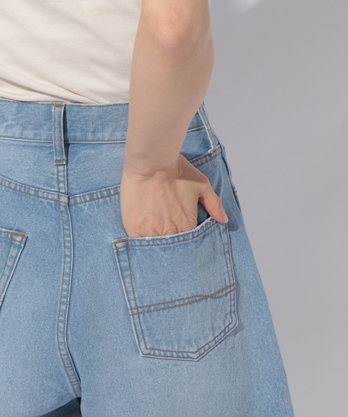 BAYFLOW(ベイフロー)の「MIEコラボ/ショートパンツ(デニムパンツ・レディース・ライトブルー/ホワイト・MEDIUM/SMALL)」の11枚目の写真