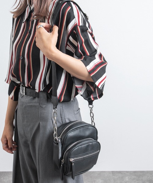 kutir（クティール）の「フェイクレザーショルダーバッグ（ショルダーバッグ・レディース・ブラック・FREE）」の2枚目の写真