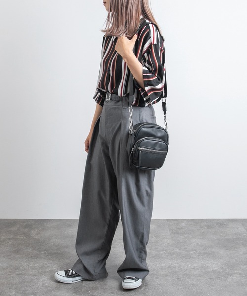 kutir（クティール）の「フェイクレザーショルダーバッグ（ショルダーバッグ・レディース・ブラック・FREE）」の3枚目の写真