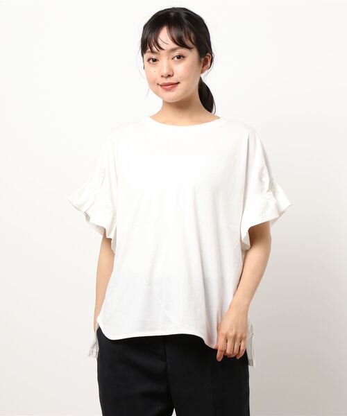 Te chichi TERRASSE(テチチテラス)の「袖フリルプルオーバー(Tシャツ/カットソー・レディース・オフホワイト/ブラック/ベージュ・フリ-)」の1枚目の写真