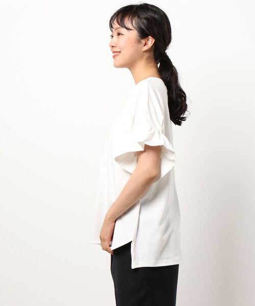 Te chichi TERRASSE(テチチテラス)の「袖フリルプルオーバー(Tシャツ/カットソー・レディース・オフホワイト/ブラック/ベージュ・フリ-)」の4枚目の写真