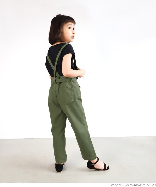 coca（coca）（コカ）の「キッズ ゆるっとサイズ感カツラギサロペット（サロペット/オーバーオール・キッズ・カーキ/アイボリー・100/110/120/130）」の6枚目の写真