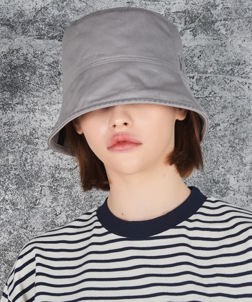VARZAR（バザール）の「【VARZAR】STUD DROP OVER FIT BUCKET HAT / バザール スタッズ ドロップ オーバーフィット バケットハット（ハット・レディース・ホワイト/ブラック/グリーン/ブルー/グレー/ベージュ・FREE）」の10枚目の写真