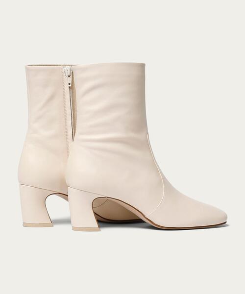 ODETTE E ODILE(オデットエオディール)の「ソフトタッチ ショートブーツ60↓↑(ブーツ・レディース・オフホワイト/ブラック/ベージュ/ダークブラウン・24.5cm/25cm/23cm/23.5cm/24cm/21.5cm/22.5cm/22cm)」の8枚目の写真