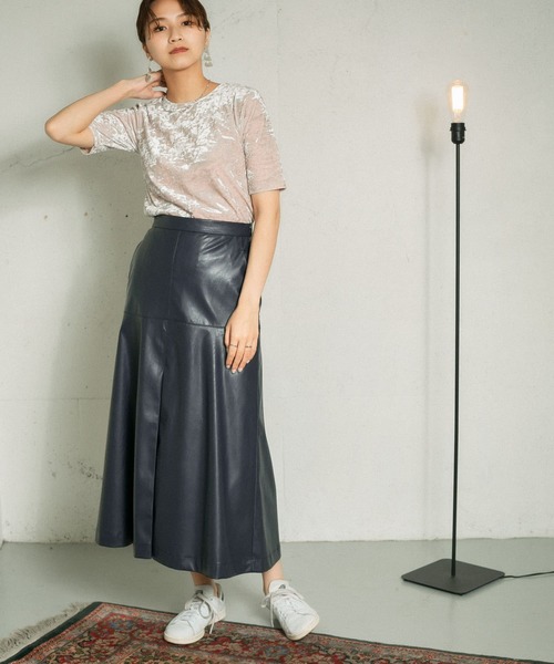 KBF（ケイビーエフ）の「フェイクレザーフレアスカート（スカート・レディース・ブラック/ネイビー/グレー系その他・ONE）」の11枚目の写真