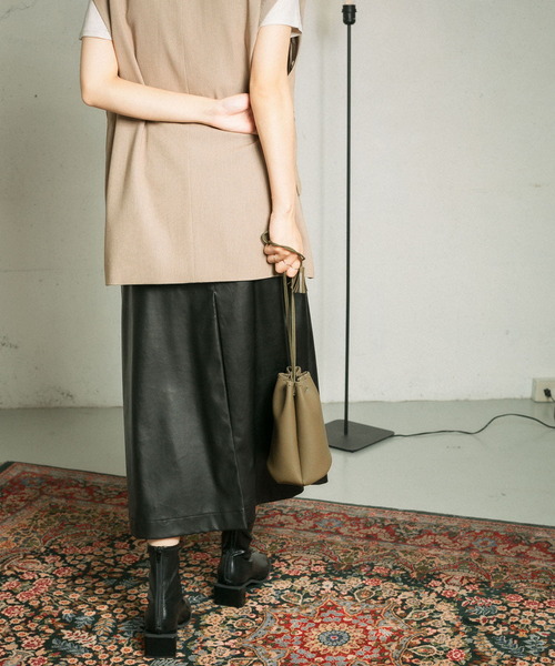 KBF（ケイビーエフ）の「フェイクレザーフレアスカート（スカート・レディース・ブラック/ネイビー/グレー系その他・ONE）」の15枚目の写真